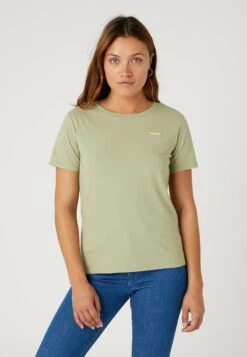 Wrangler SIGN OFF TEE - T-Shirt Basic - Tea Leaf 11 Wrangler SIGN OFF TEE - T-Shirt Basic - Tea Leaf -Deutschland Wrangler Verkaufs-Shop 0322a62a555c42149b250b6cc470daad 1