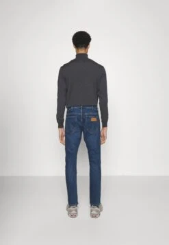 Wrangler BRYSON - Jeans Skinny Fit - Blue Denim -Deutschland Wrangler Verkaufs-Shop 07ad653a4c3f461c824b682f4bac24e1