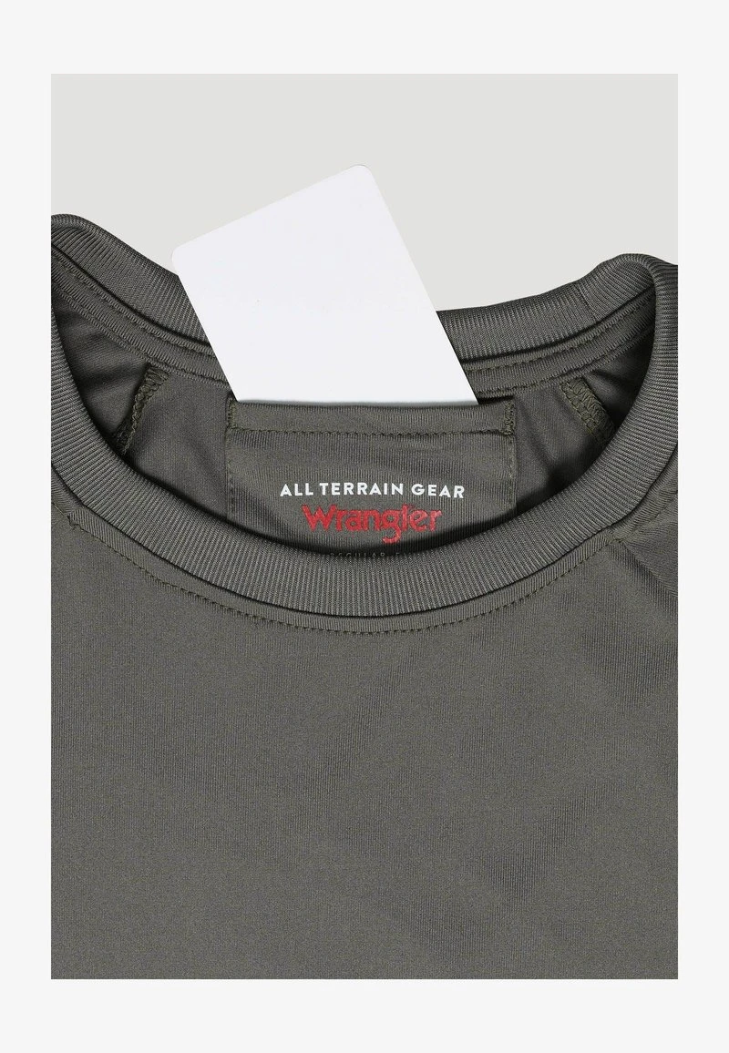 Wrangler TG PERFORMANCE - Langarmshirt - Olivegrün 4 Wrangler TG PERFORMANCE - Langarmshirt - Olivegrün – Bild 4
