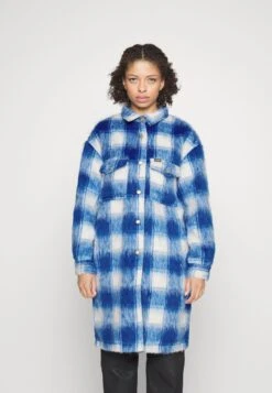 Wrangler PLUSH JACKET - Klassischer Mantel - Daphne Blue