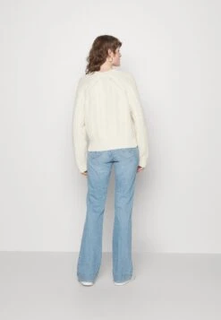 Wrangler Flared Jeans - Rhea -Deutschland Wrangler Verkaufs-Shop 27973618a5584dc9acc253ede574caed