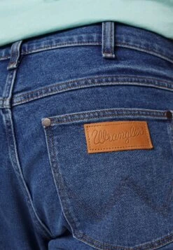 Wrangler GREENSBORO - Jeans Straight Leg - Smoke Sea -Deutschland Wrangler Verkaufs-Shop 32313b82f6f64af1af63487837f7824a