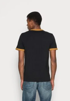 Wrangler RINGER TEE - T-Shirt Basic - Black 8 Wrangler RINGER TEE - T-Shirt Basic - Black -Deutschland Wrangler Verkaufs-Shop 395014defb7c41ad80e5f9e4e9182e3c