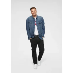 Wrangler Stretch-Jeans »Greensboro«, Regular Straight -Deutschland Wrangler Verkaufs-Shop 3effd075bcd73ffd1ef3895bd4a99f91