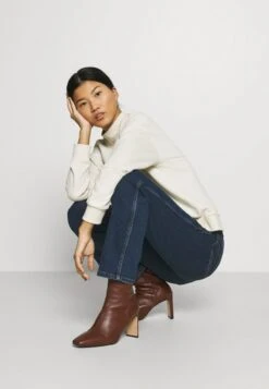 Wrangler WILD WEST - Jeans Straight Leg - Canyon Lake -Deutschland Wrangler Verkaufs-Shop 5cd880e8400c4b089a34fdf9c6d07892