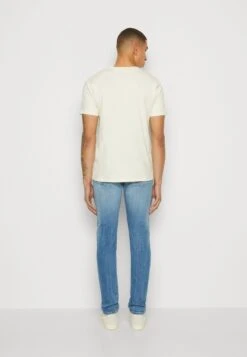 Wrangler GRAPHIC TEE - T-Shirt Print - Vanilla Ice -Deutschland Wrangler Verkaufs-Shop 63b0cdb71ff245d9977b87bd5787c342