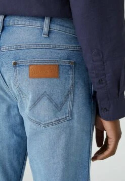 Wrangler GREENSBORO - Jeans Straight Leg - Cool Twist -Deutschland Wrangler Verkaufs-Shop 6624e4a446a94abc87ee90dce446a910