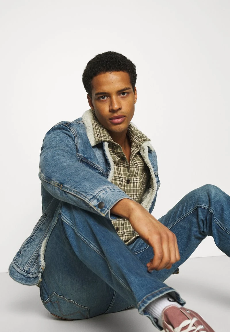 Wrangler Jeans Straight Leg - Blue Fever 4 Wrangler Jeans Straight Leg - Blue Fever – Bild 4