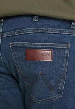 Wrangler GREENSBORO - Jeans Straight Leg - Light Blue Denim -Deutschland Wrangler Verkaufs-Shop 7733c4c8afc942a28a18ff60d86a102f