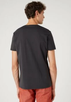 Wrangler BASSMEN - T-Shirt Print - Faded Black 8 Wrangler BASSMEN - T-Shirt Print - Faded Black -Deutschland Wrangler Verkaufs-Shop 78d2554e01014768984e119bc1a67ace