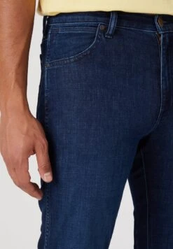 Wrangler Jeans Straight Leg - Soft Rock 9 Wrangler Jeans Straight Leg - Soft Rock -Deutschland Wrangler Verkaufs-Shop 8d76bfb9fa5e4a3b866b06f32467909b