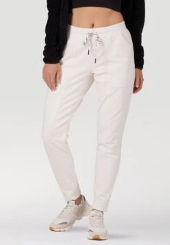 Wrangler ALL TERRAIN GEAR ATHLEISURE PANTS - Jogginghose - Sugar Swizzle