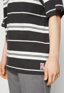 Wrangler VINTAGE TEE - T-Shirt Print - Phantom -Deutschland Wrangler Verkaufs-Shop a92ffbece93f40e58870464ae4eeca8a