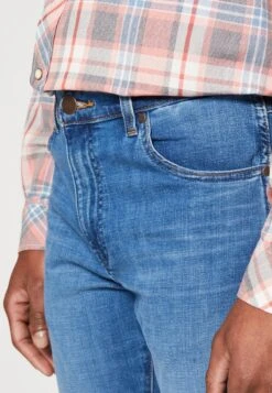 Wrangler LARSTON - Jeans Slim Fit - Softwear 11 Wrangler LARSTON - Jeans Slim Fit - Softwear -Deutschland Wrangler Verkaufs-Shop aea7549b016e4726bb13cb296e3be307