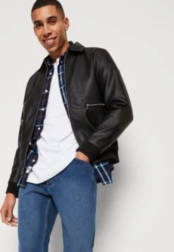 Wrangler GREENSBORO - Jeans Straight Leg - The Look 9 Wrangler GREENSBORO - Jeans Straight Leg - The Look -Deutschland Wrangler Verkaufs-Shop bd948ef4c7d54efd851732c768e90a60