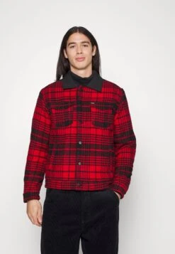 Wrangler TRUCKER JACKET - Übergangsjacke - Lava Red