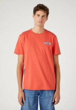 Wrangler LOGO TEE - T-Shirt Basic - Light Red -Deutschland Wrangler Verkaufs-Shop c465e54bc6534cbd92f57d3ee967216e 1