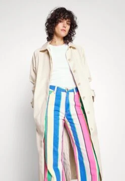 Wrangler WANDERER - Jeans Relaxed Fit - Rainbow Pop -Deutschland Wrangler Verkaufs-Shop cd30c7d952e04203aceb0e79860a9740