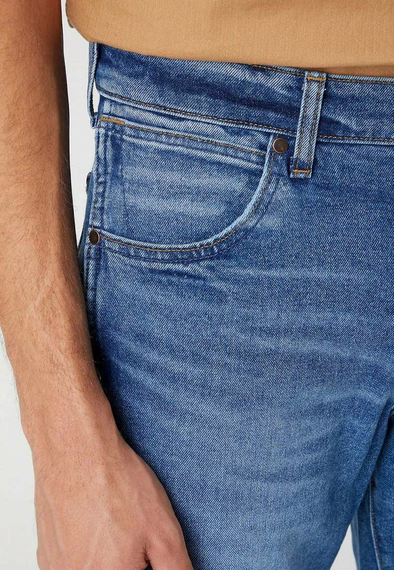 Wrangler LARSTON - Jeans Straight Leg - Smoke Sea 4 Wrangler LARSTON - Jeans Straight Leg - Smoke Sea – Bild 4