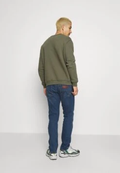 Wrangler GREENSBORO - Jeans Straight Leg - Light Blue Denim -Deutschland Wrangler Verkaufs-Shop ecb503ba51ca4965a0a64f2557d2f081