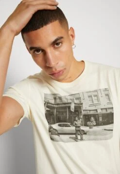 Wrangler GRAPHIC TEE - T-Shirt Print - Vanilla Ice -Deutschland Wrangler Verkaufs-Shop ef97aef2c3064d6b8322d177656de08f